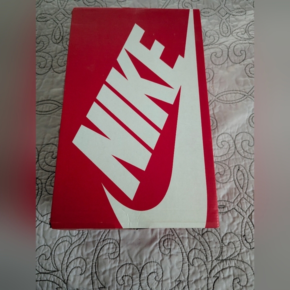 Nike Air Max 2090 Sneakers - Picture 3 of 14